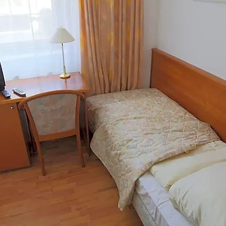 Maksymilian Bed & Breakfast 3*